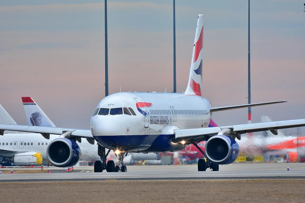 Airbus renforce son avance sur Boeing dans la course aux commandes d'avions neufs