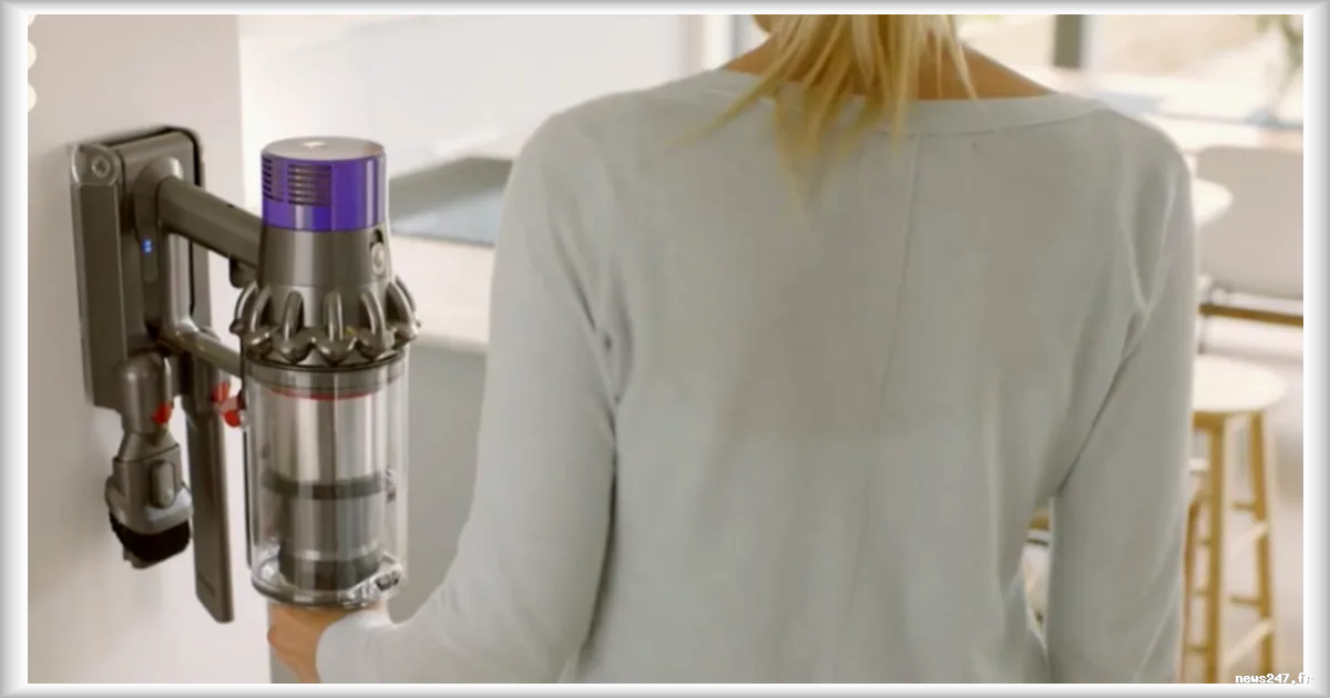Amazon baisse le prix du Dyson V10 Submarine, un aspirateur laveur 2-en-1 performant