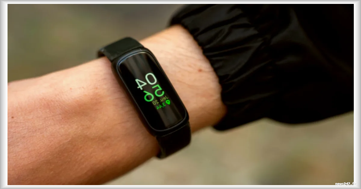 Amazon réduit de 30 % le prix du bracelet connecté Fitbit Inspire 3, toujours apprécié pour son écran Amoled