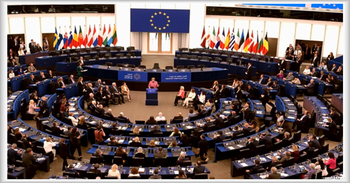 Angela Merkel décorée à Strasbourg : le Parlement européen dément l’utilisation de figurants pour applaudir l’ancienne chancelière