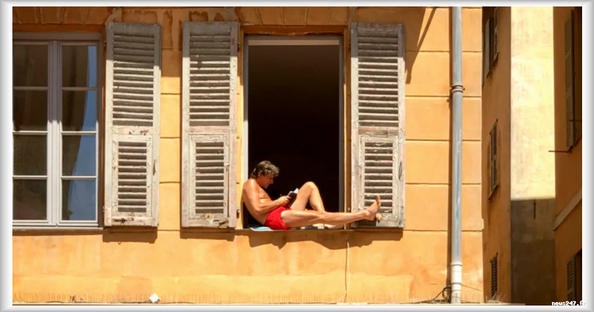 Annulations de vols et hausses de prix : la crise du kérosène menace l'aviation