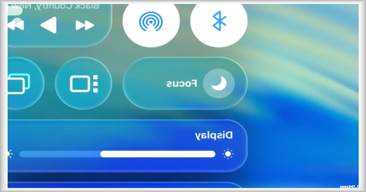 Apple poursuit le développement de Liquid Glass et prépare l'arrivée de l'iPhone pliable