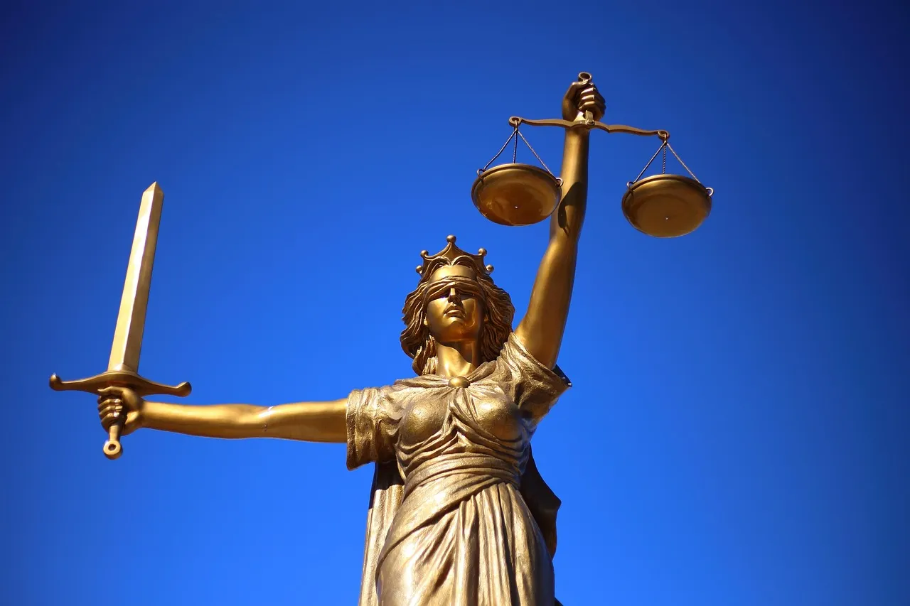 Attal propose une réforme judiciaire et un fichage des pédocriminels après la mort de Lyhanna