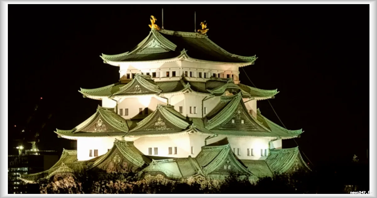 Au Japon, plus de 1 000 bénévoles remettent le château de Hirosaki à sa place d’origine après dix ans de travaux
