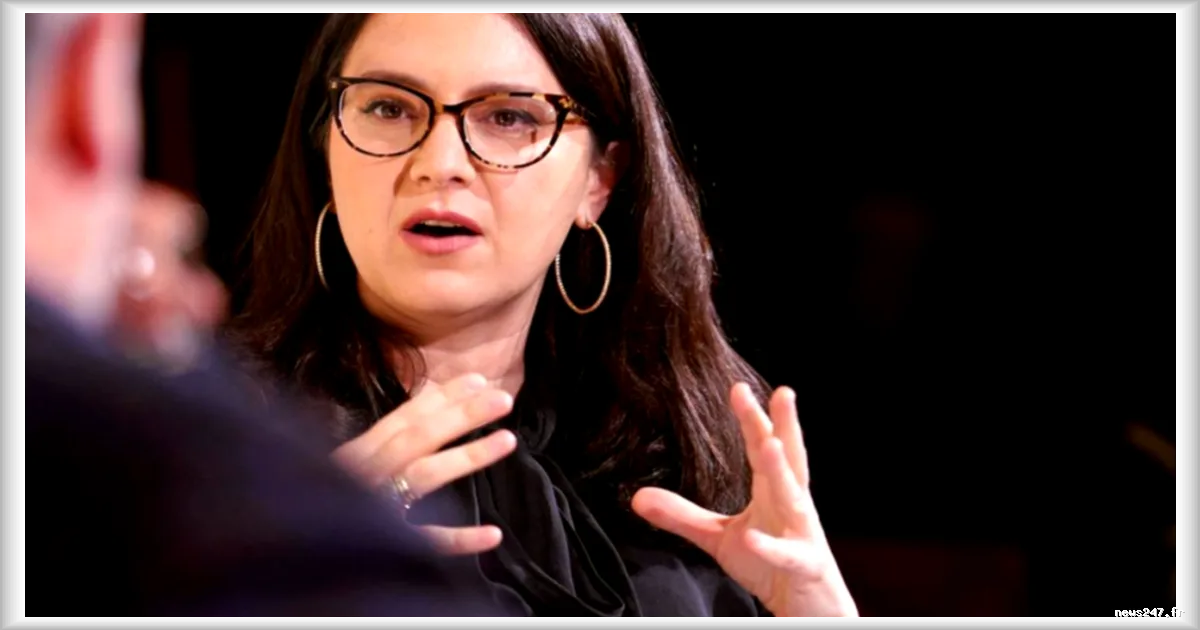 Bari Weiss nommée à la tête de CBS News pour redresser la chaîne info Paramount, selon Le Figaro