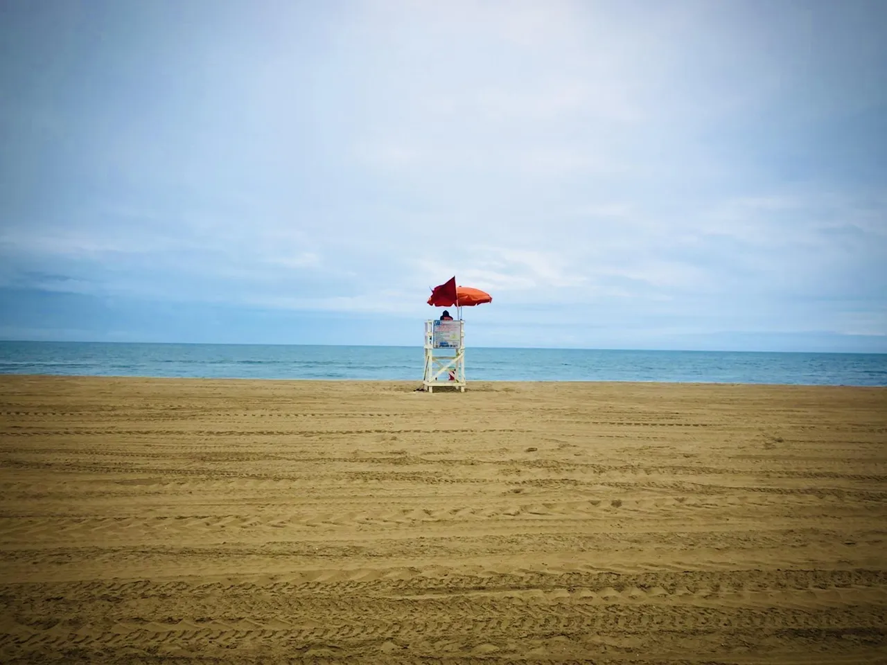Canicule et baïnes : le défi croissant de la surveillance des plages en Gironde