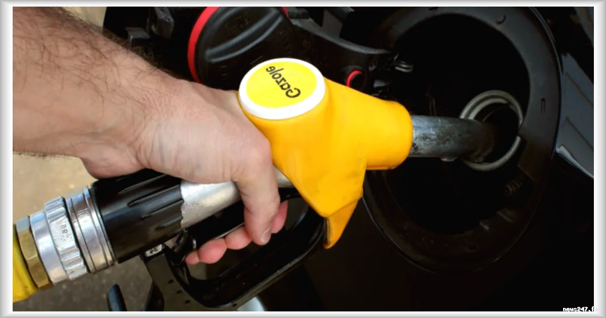 Carburants : le litre de gazole a bondi de 25 centimes en une semaine, une flambée quasi inédite en dix ans
