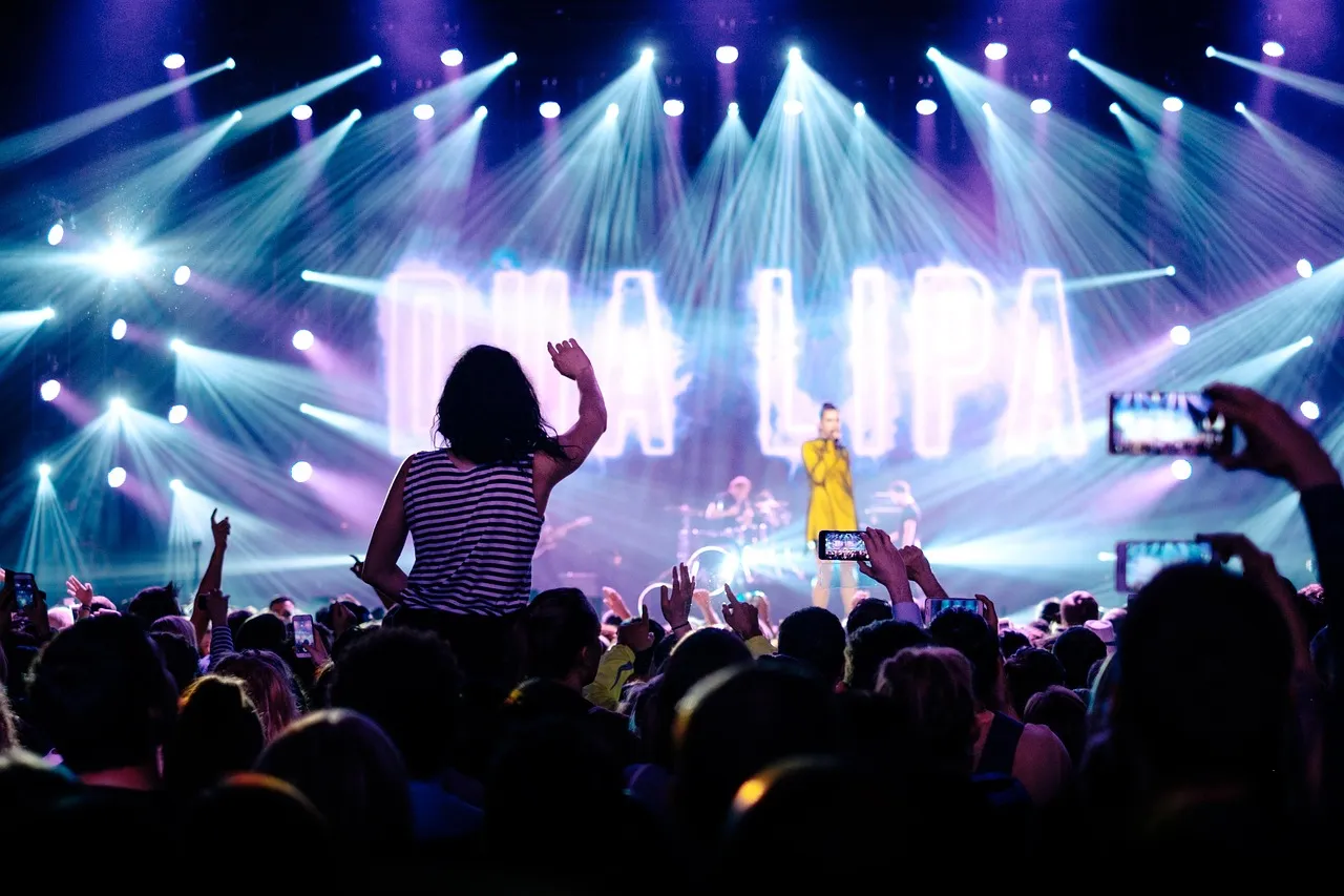 Caroline Proust partage son avis sur les concerts de musique