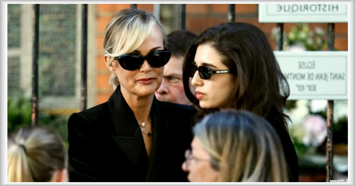 Catherine Deneuve, Claude Lelouch et Laeticia Hallyday rendent hommage à Nadia Farès lors de ses obsèques