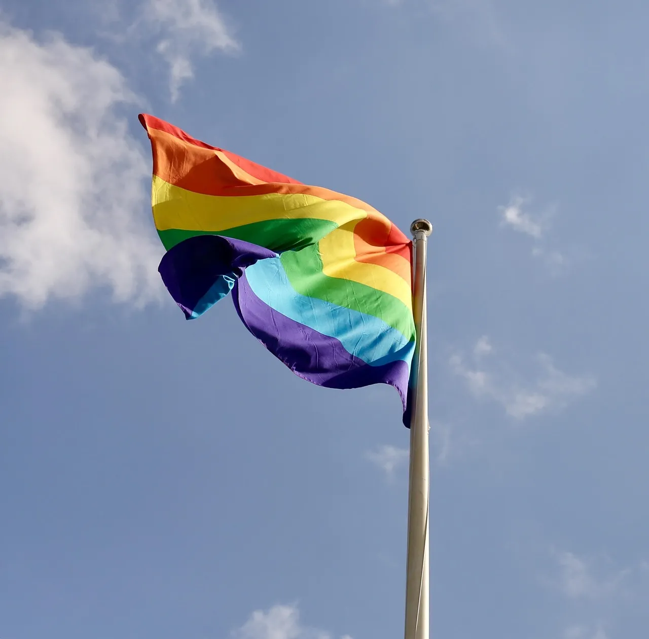 Coming out LGBT : une mère raconte comment l’acceptation a transformé son regard sur la religion et la psychanalyse