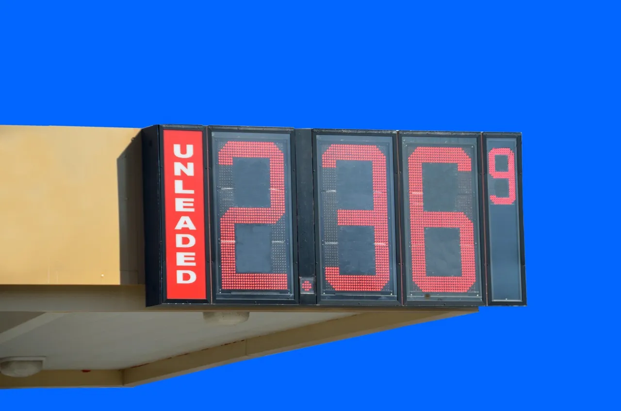 Crise dans le détroit d'Ormuz : les prix du pétrole repartent à la hausse en Europe après une brève accalmie