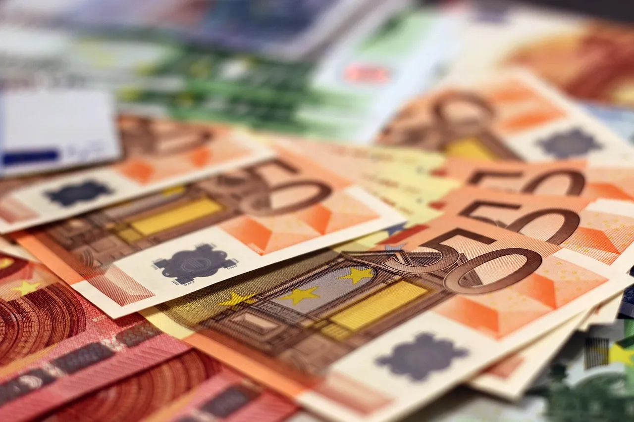 Data center de 1,5 milliard d'euros dans la Drôme : un projet gelé par la justice pour défaut d'étude d'impact