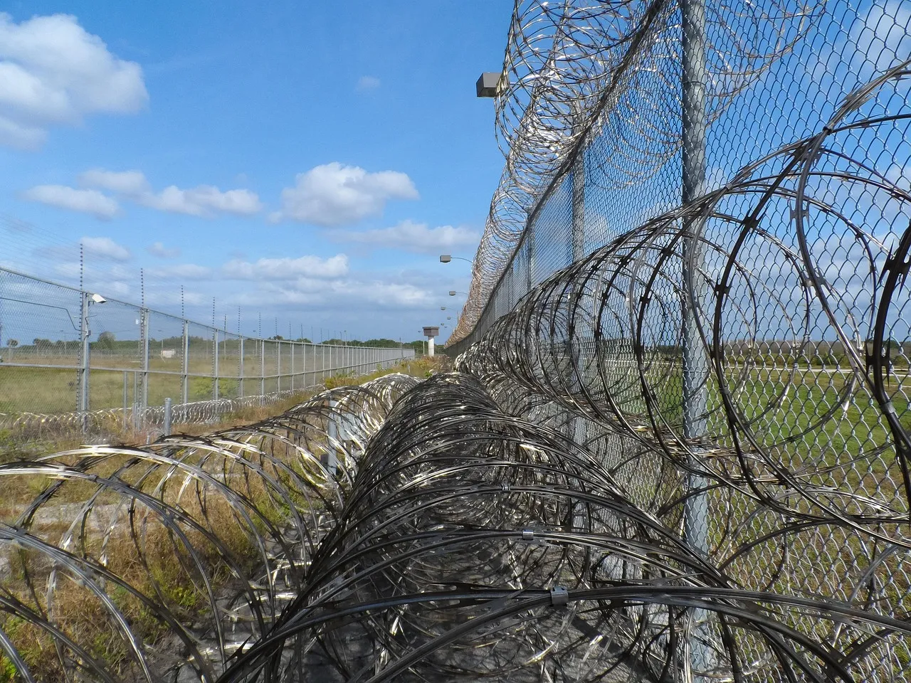 Des détenus de la prison de Condé-sur-Sarthe saisissent la justice pour des conditions de détention jugées inhumaines
