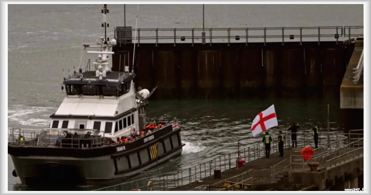 Deux morts et une centaine de migrants secourus après un naufrage au large du Pas-de-Calais