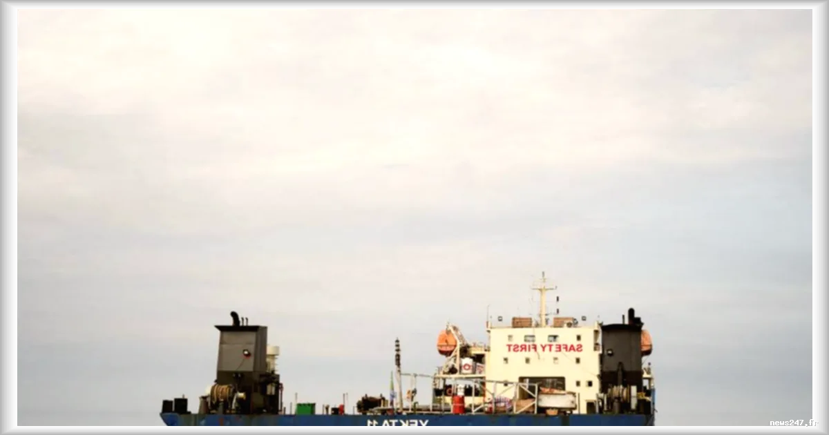 Donald Trump maintient le blocus américain sur le détroit d'Ormuz malgré l'ouverture par l'Iran
