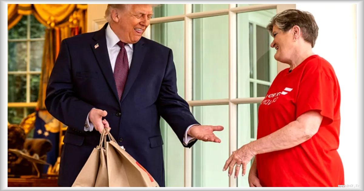 Donald Trump met en scène une livraison McDonald's à la Maison-Blanche pour promouvoir une déduction fiscale sur les pourboires