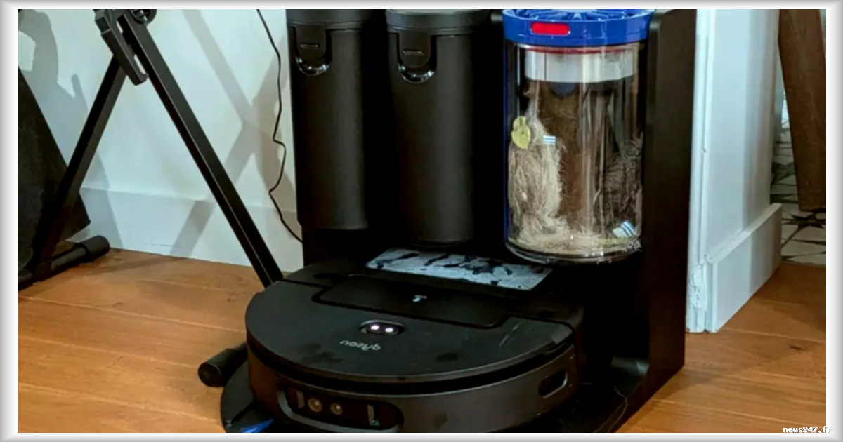 Dyson lance son aspirateur robot Spot+Scrub AI à 899 euros, une offre intéressante avec 300 euros de réduction