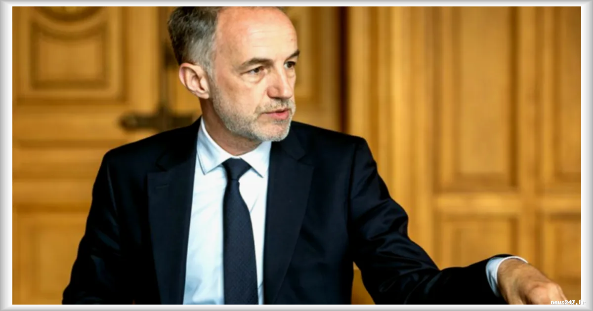 Emmanuel Grégoire dévoile son plan pour un « droit au beau » à Paris et aborde les scandales récents