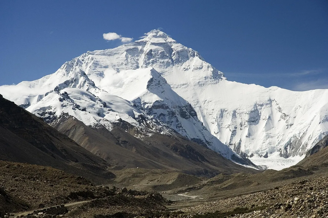 Everest : l’alpiniste aux chaussures vertes identifié après trois décennies