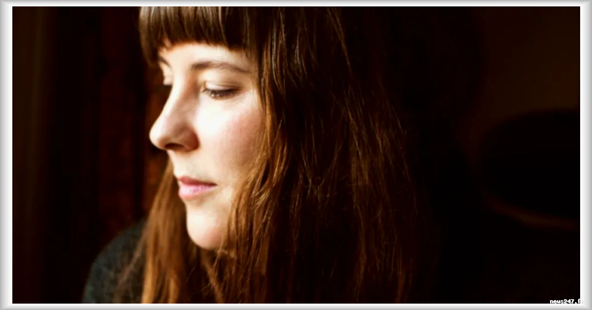 Evie Wyld explore le poids des secrets familiaux dans son dernier roman, *Les Échos*, traduit en français