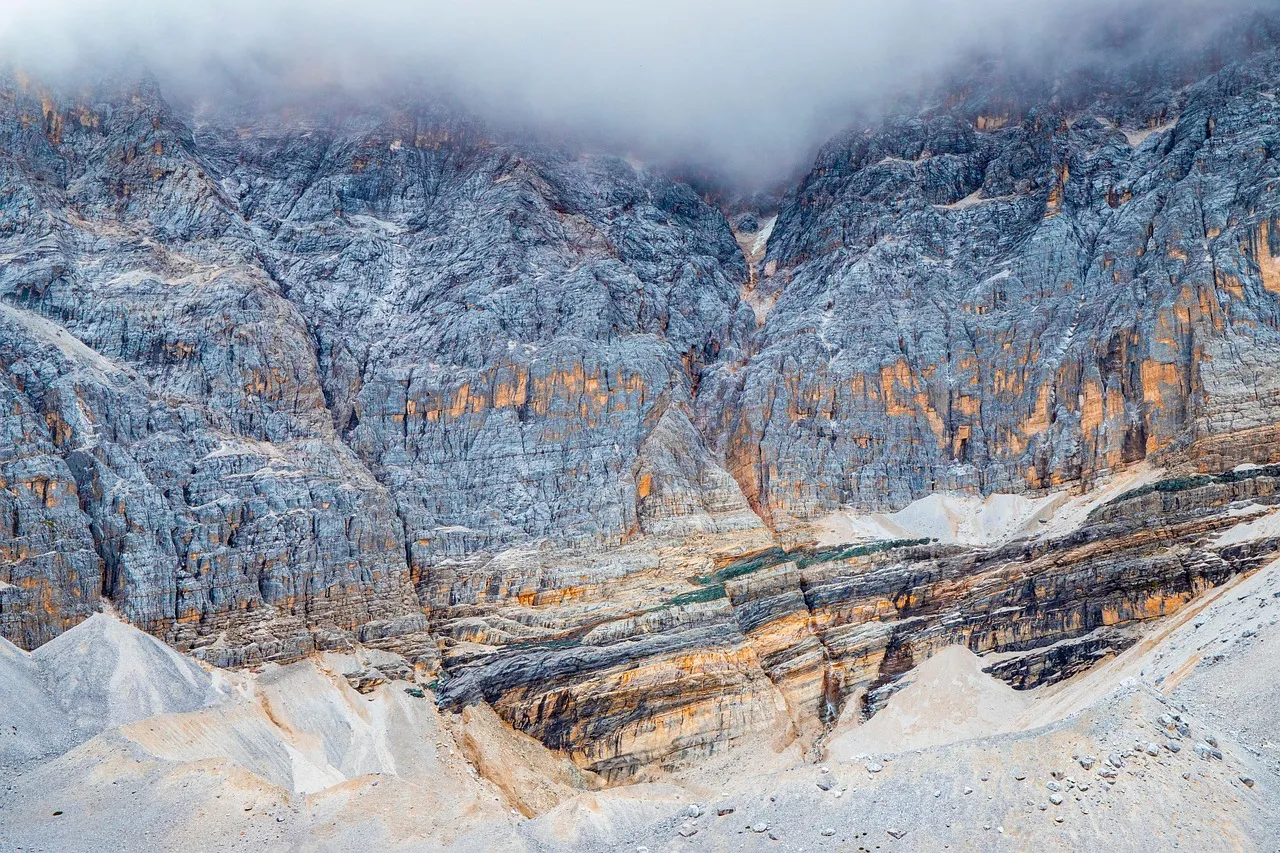 Exploration de la vallée des Alpes-Maritimes : un canyon aux merveilles géologiques