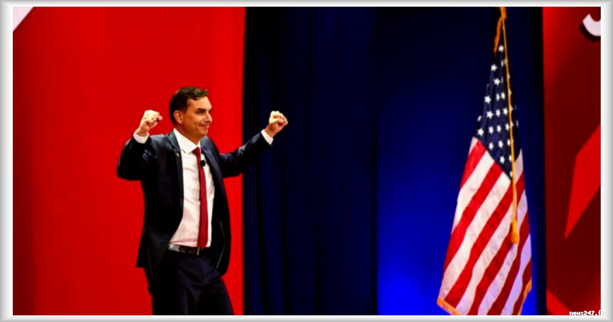 Flávio Bolsonaro demande l'aide de Washington et renoue avec le "putschisme du père"