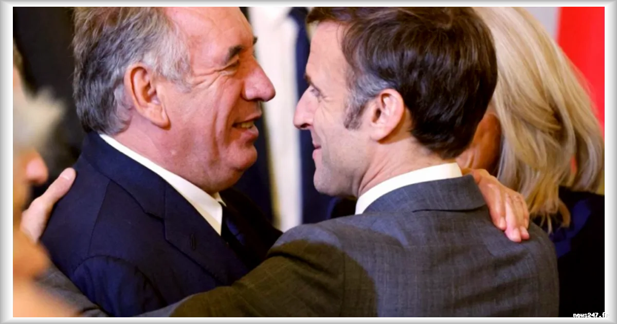 François Bayrou décoré à titre secret par Emmanuel Macron pour son anniversaire