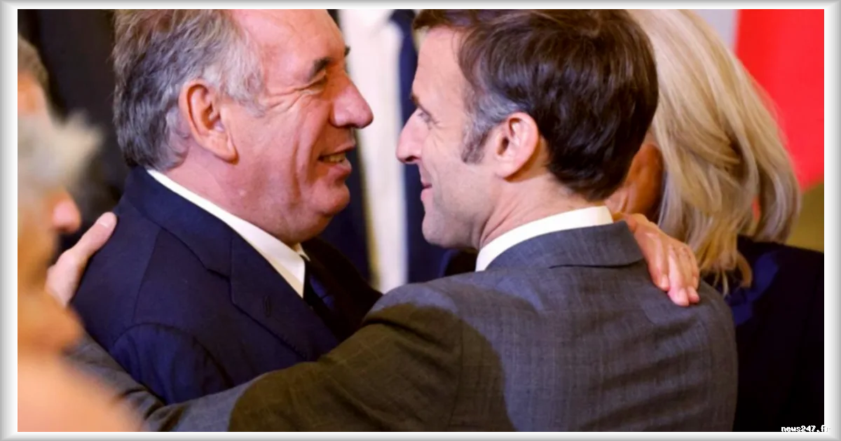 François Bayrou décoré à titre secret par Emmanuel Macron pour son anniversaire