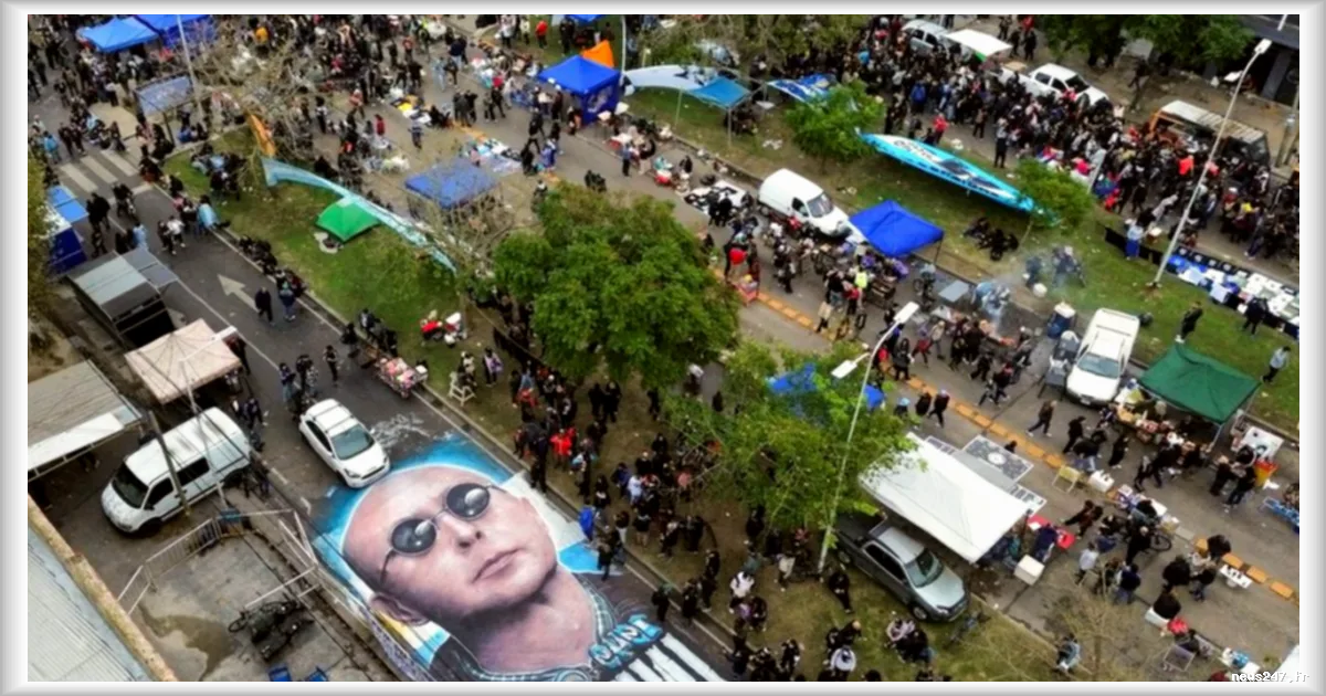 Funérailles historiques en Argentine : des milliers de fans rendent hommage à Carlos « Indio » Solari