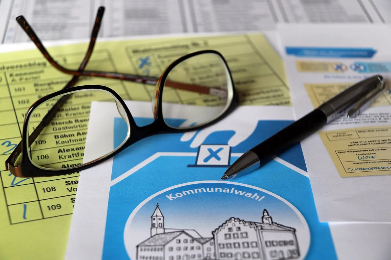 Grégory Doucet tente un recentrage après une réélection municipale serrée à Lyon