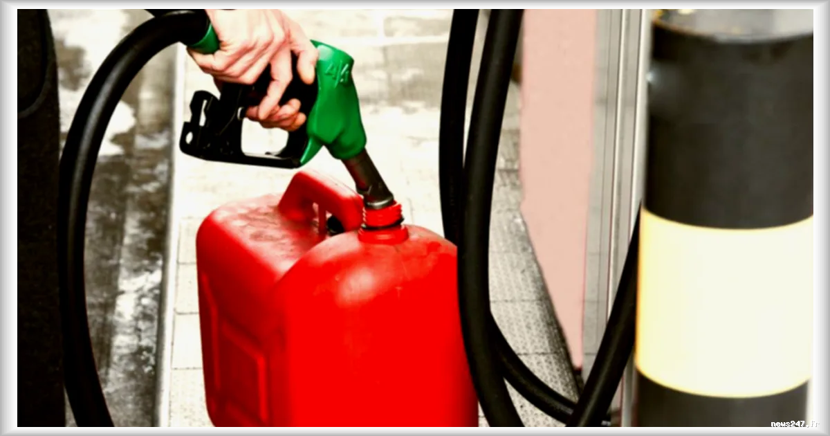 Hausse du prix de l'essence : les règles à respecter pour remplir des bidons à la pompe