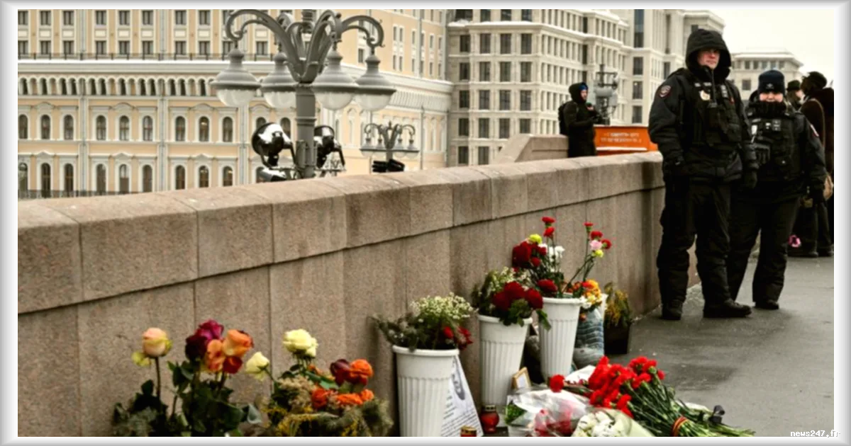 Hommage discret à l'opposant Boris Nemtsov, assassiné il y a onze ans à Moscou
