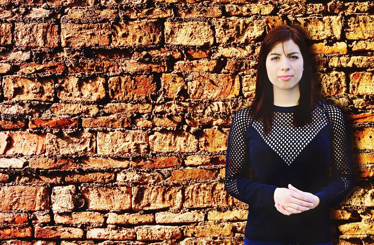 «Ici» de Johana Gustawsson et Thomas Enger : quand le langage corporel devient le fil conducteur d'un thriller psychologique