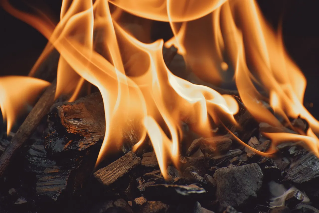 Incendie en Corse : deux blessés dans un nouvel incendie d'une paillote