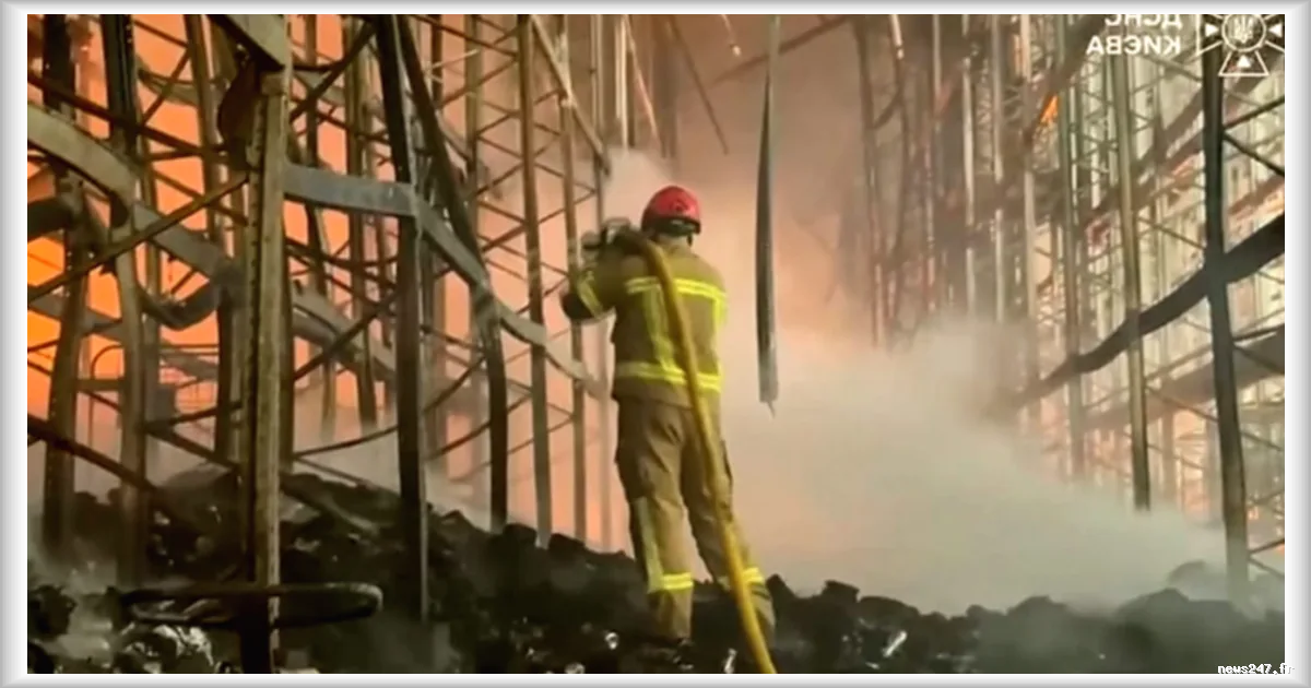 Kyiv frappée par des missiles et drones russes : au moins 15 morts et 42 blessés dans des incendies