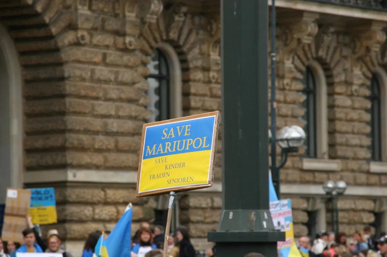 Kyiv : les habitants se réfugient dans le métro après des frappes russes aux missiles et drones