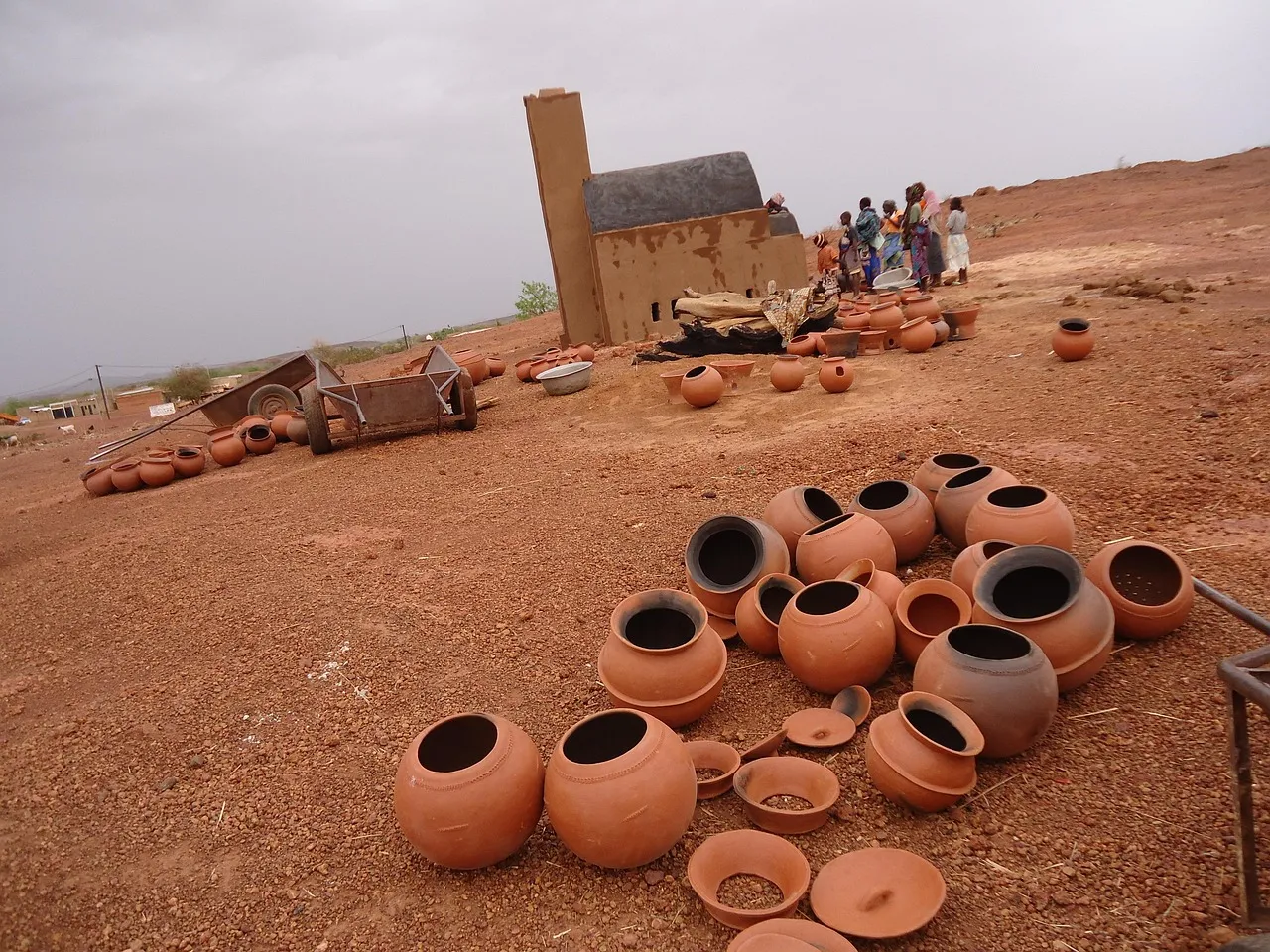 La capitale du Burkina Faso face au défi des sachets en plastique pour les repas à emporter