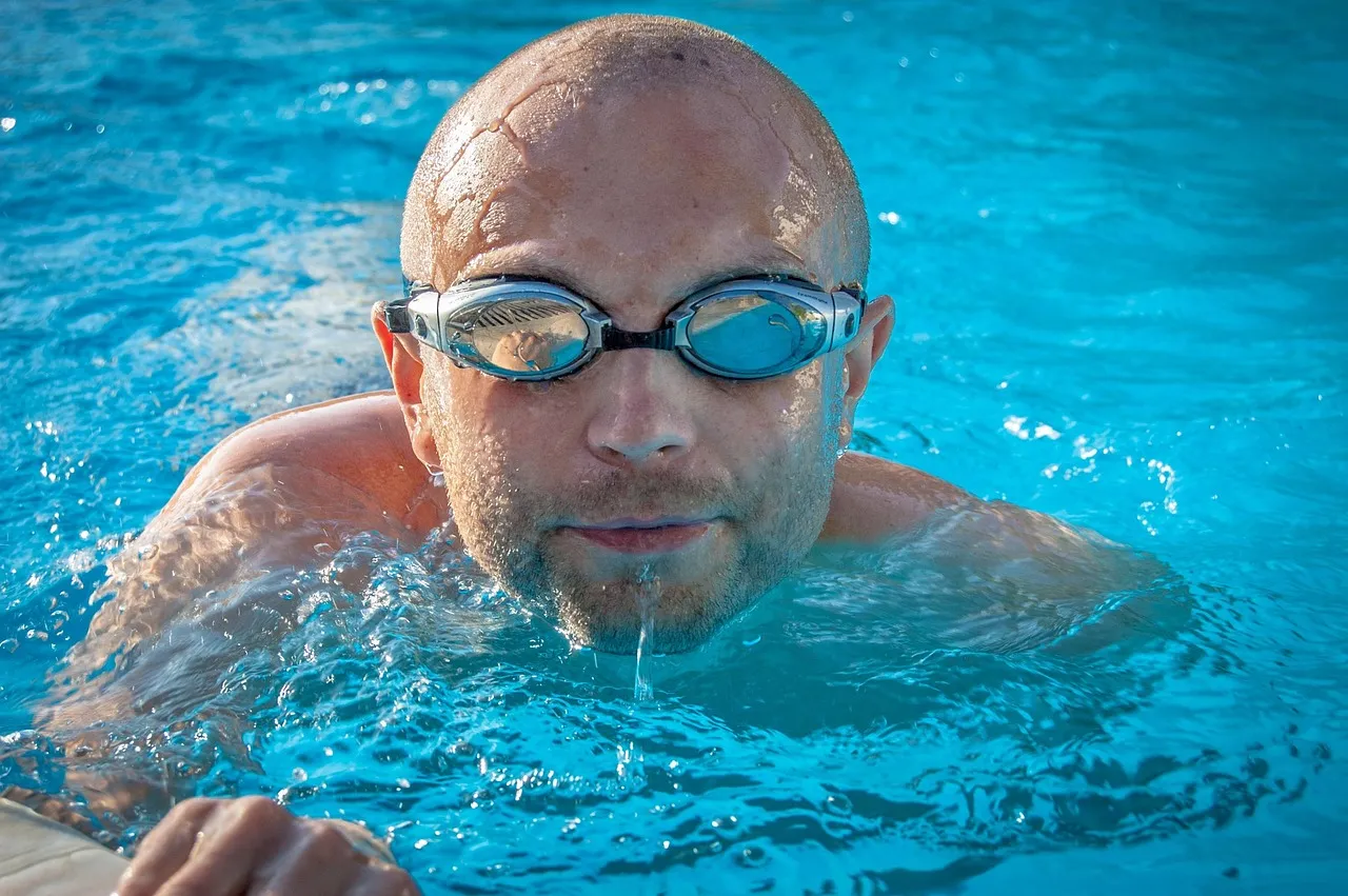 La délégation française sacrée championne d'Europe du 4 × 100 m quatre nages mixte