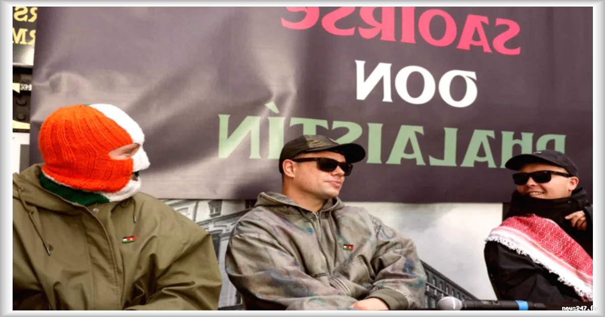 La justice britannique confirme l’abandon des poursuites contre Mo Chara, rappeur du groupe Kneecap ayant arboré un drapeau du Hezbollah sur scène