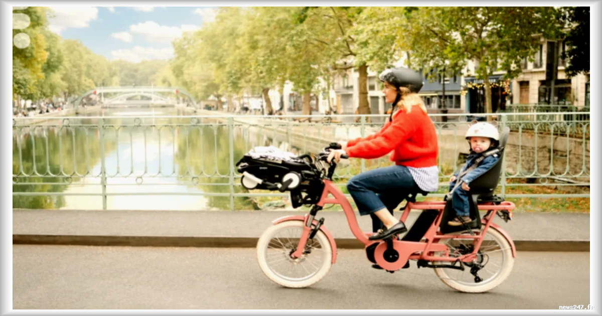 La marque française Gaya propose une solution innovante pour transporter la poussette YOYO à vélo