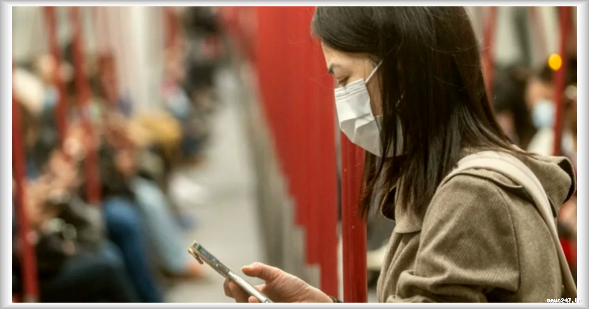 La police de Hong Kong autorisée à exiger les codes des téléphones portables : une atteinte aux libertés individuelles