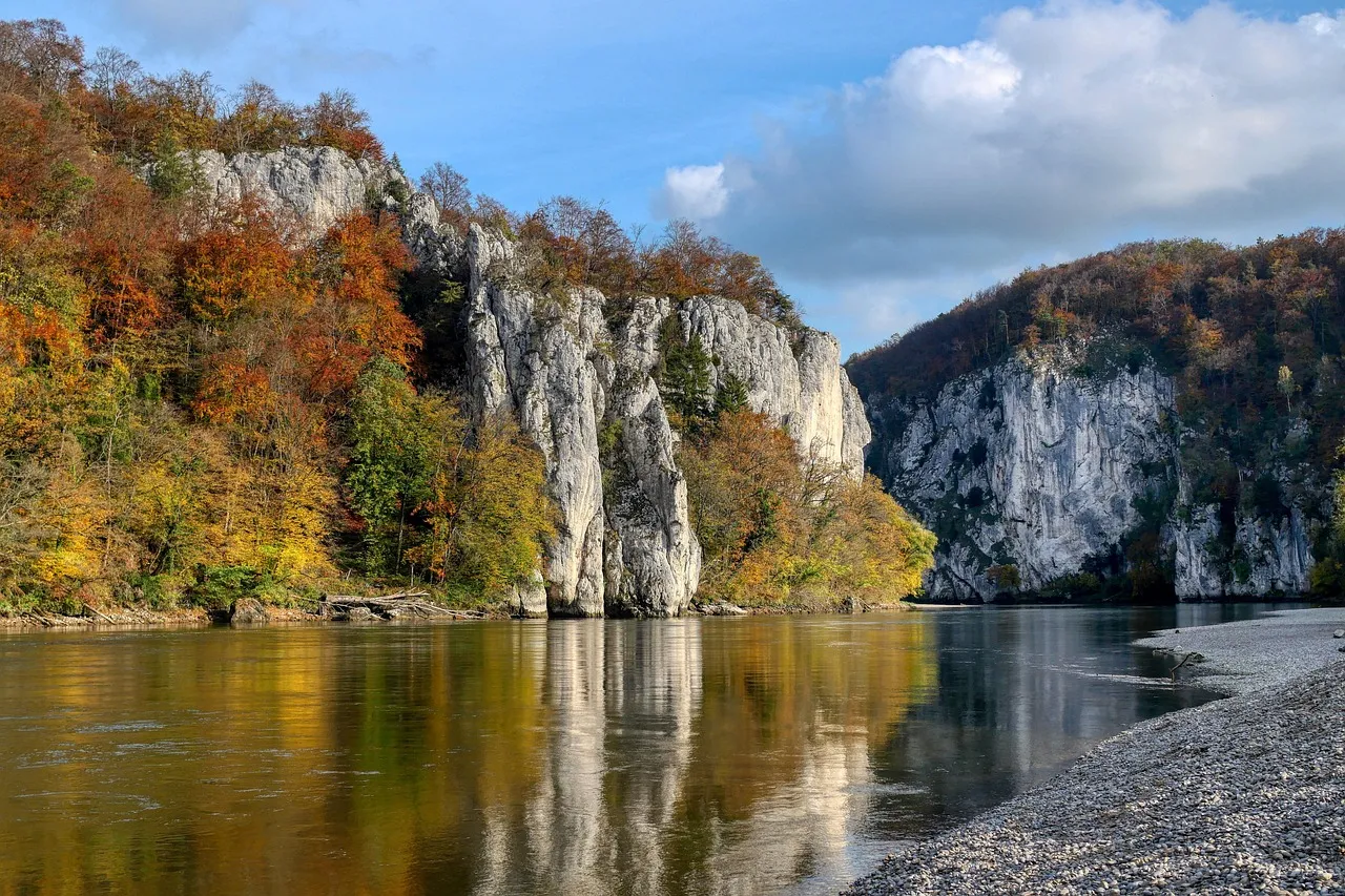 La sécheresse du Danube révèle des vestiges de l'histoire : des navires nazis et un mammouth