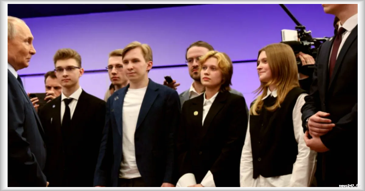 L'armée russe incite les étudiants à rejoindre ses rangs pour renouveler ses effectifs