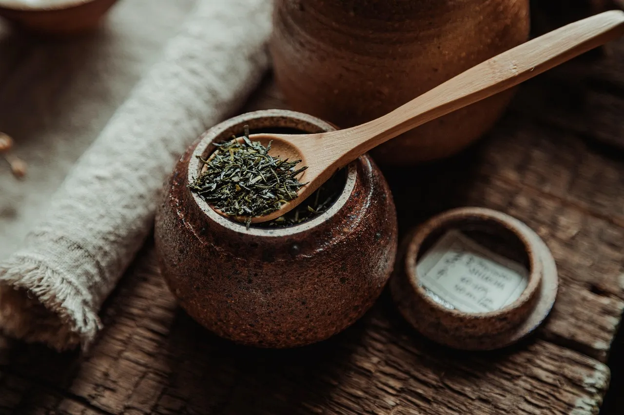 L'atelier Jars dans la Drôme propose de la vaisselle artisanale en grès émaillé