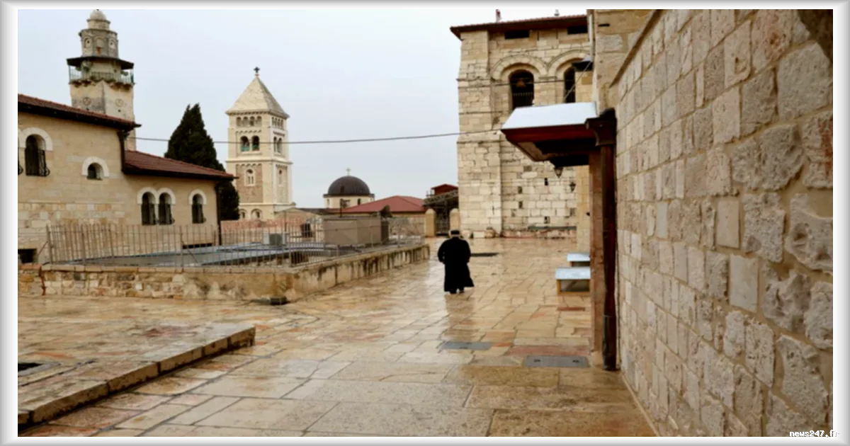 Le patriarche latin de Jérusalem et le chef des franciscains empêchés d'accéder au Saint-Sépulcre pour la messe des Rameaux : réactions internationales