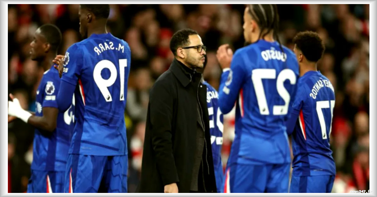 Le PSG, une équipe de classe mondiale selon Liam Rosenior, avant le match contre Chelsea
