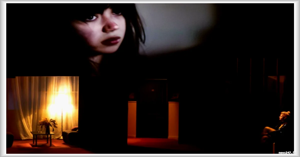 Le spectacle "Scènes d'intérieur" au Théâtre du Rond-Point suscite des réactions mitigées