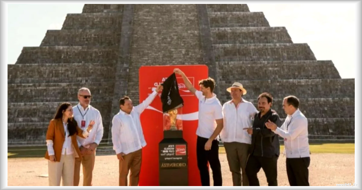 Le trophée de la Coupe du monde présenté sur le site maya de Chichén Itzá : un symbole fort pour le Mexique