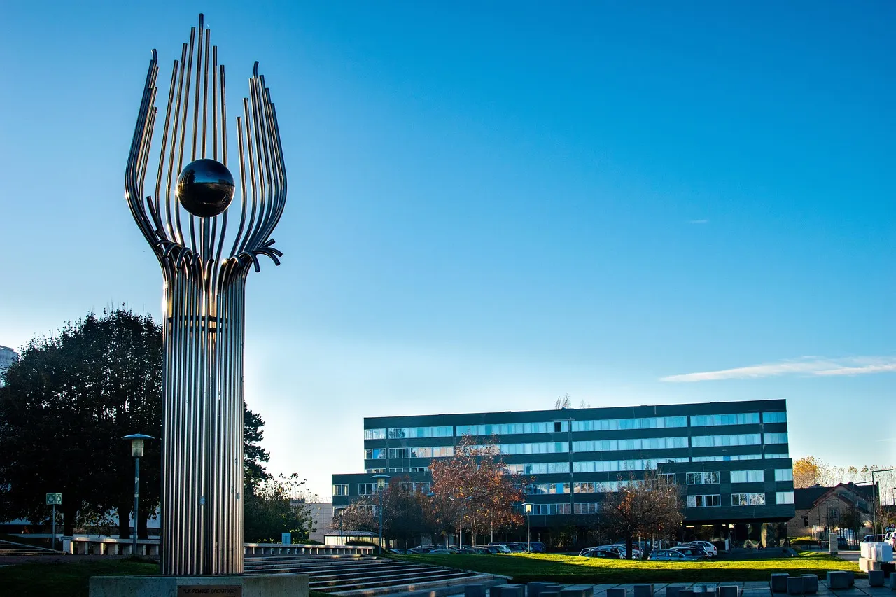 L'Ecole alsacienne en ébullition : le directeur licencie... ou pas ?