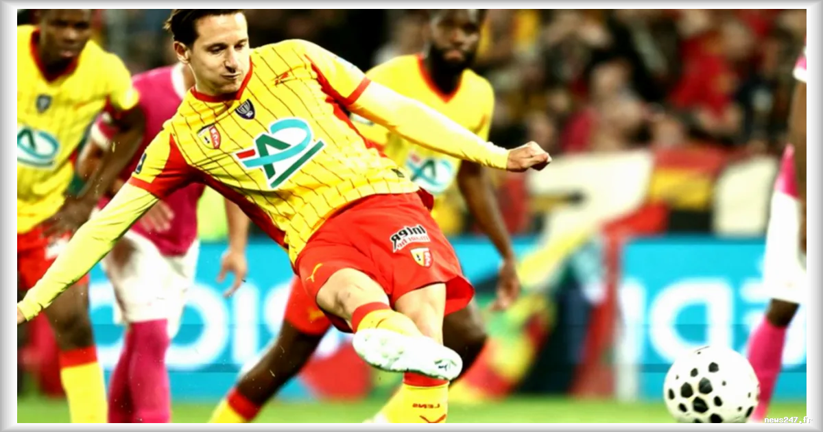 Lens-Toulouse : le tacle de Diop offrant un penalty transformé par Thauvin lors de la Coupe de France
